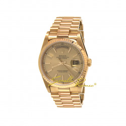 Orologio Rolex anni '90 come nuovo, disponibile con movimento automatico day-date, quadrante champagne con indici, cassa in oro giallo 18kt da 36mm e cinturino President in oro giallo 18kt.